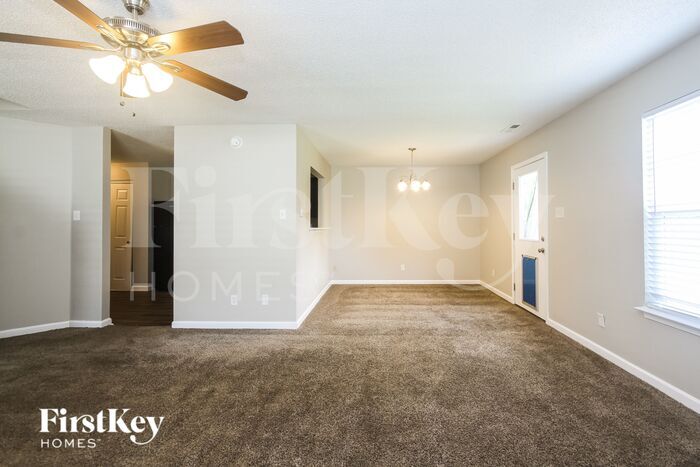 Building Photo - 10672 Glenayr Dr
