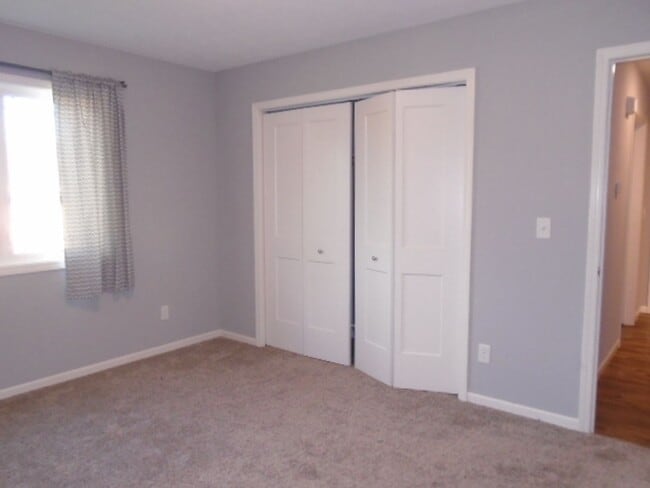 Building Photo - 114 Allen Hill Dr