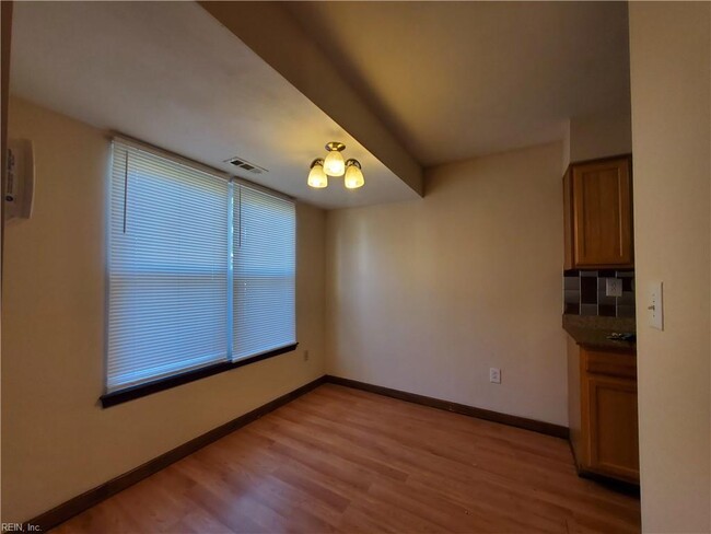 Building Photo - 5489 Davis Way