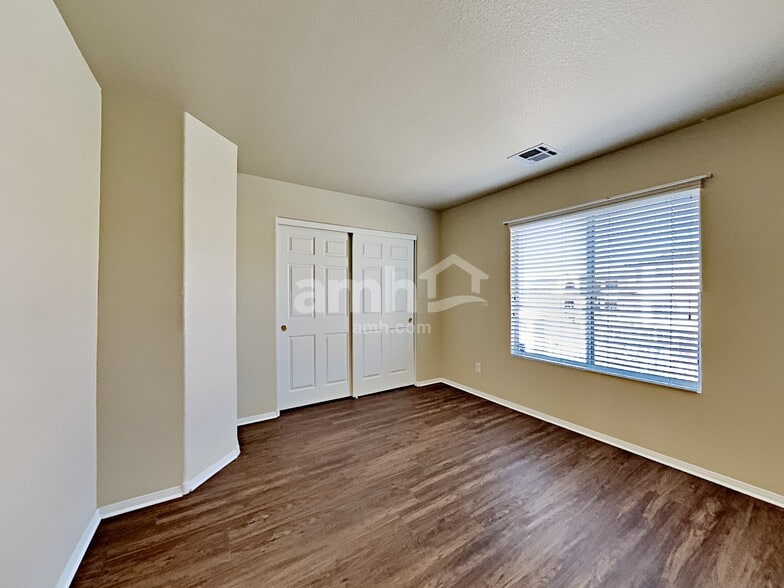 Building Photo - 520 Moses Lake Ct