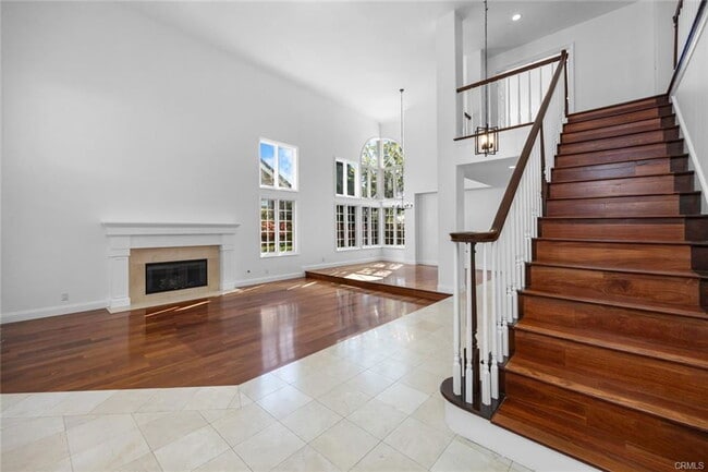 Building Photo - 25 Paradise Cove