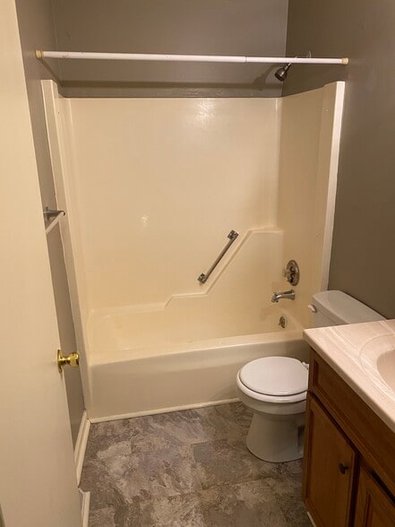 Bathroom - 1385 Emmet St