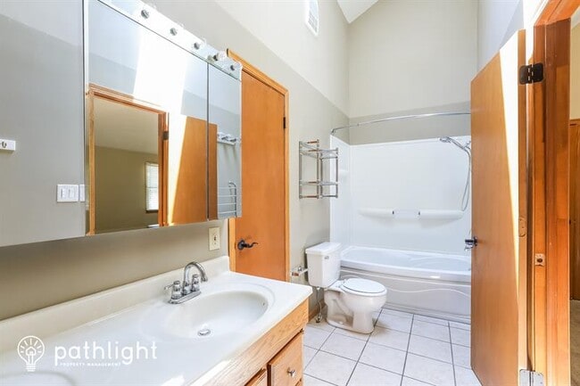 Building Photo - 7610 NW 69th Terrace