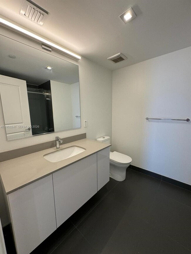 Building Photo - 1600 NE 1st Ave