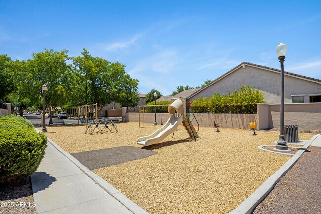 Building Photo - 1331 S Colt Dr