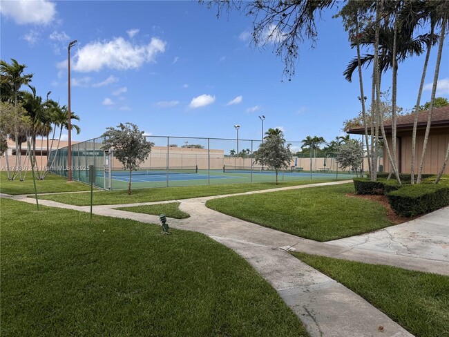 Building Photo - 10625 SW 112th Ave