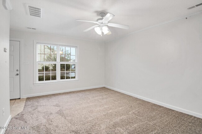 Building Photo - 1008 Springwood Dr
