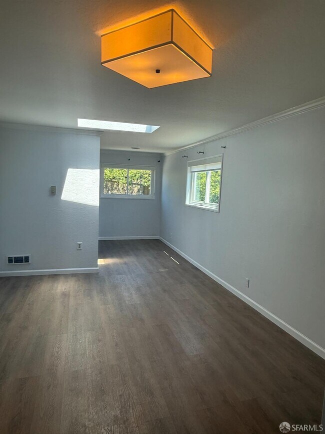 Building Photo - 441 St Francis Blvd