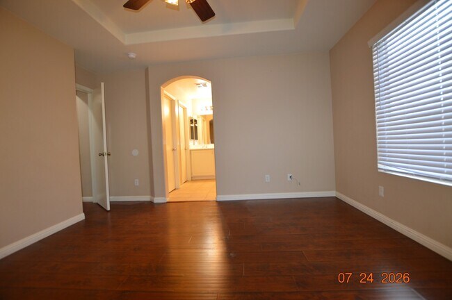 Building Photo - 10656 Primrose Arbor Ave