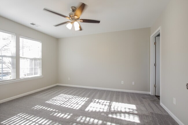 Building Photo - 1003 Washburn Ct