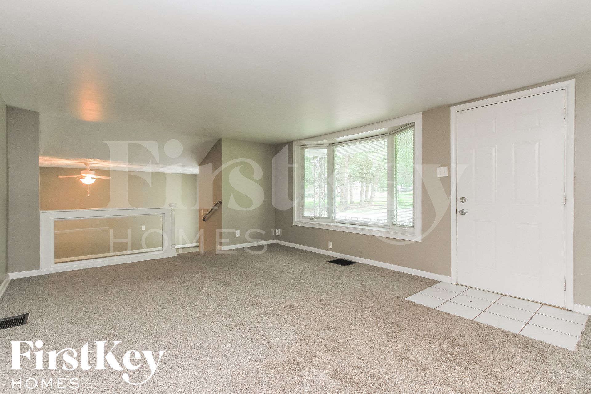 Building Photo - 5452 W Southport Rd