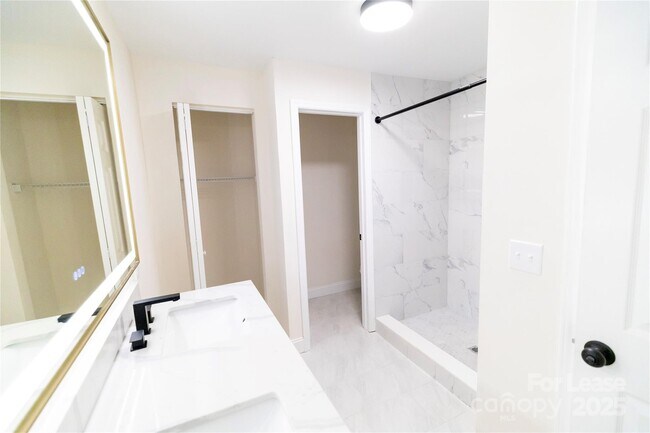 Building Photo - 3501 Eastway Dr