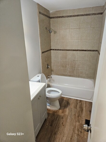 Building Photo - 4538 Sheraton Rd