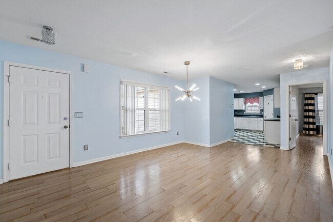 Building Photo - Amazing Home on Large Lot/3-BD 2-BTH in Ly...