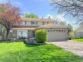 Building Photo - 2338 Woodview Ln
