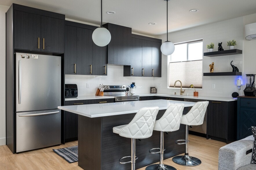 Building Photo - 1224 W 24th St