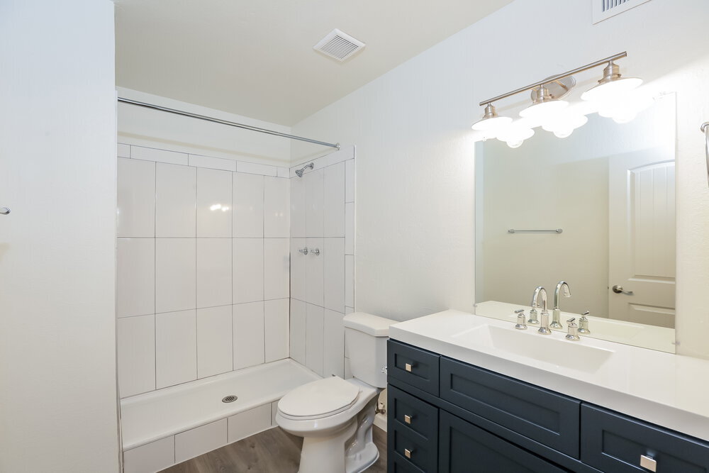 Building Photo - 8402 S 15th Way