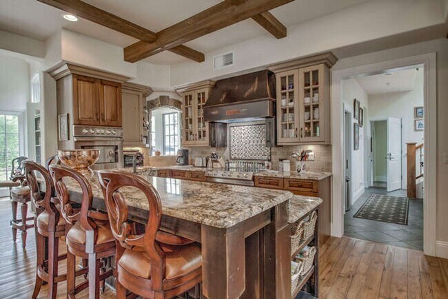 Building Photo - Winter Rental