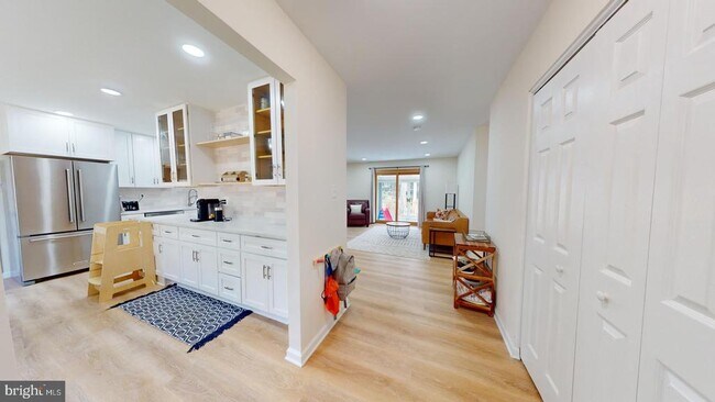 Building Photo - 5810 Helmsdale Ln