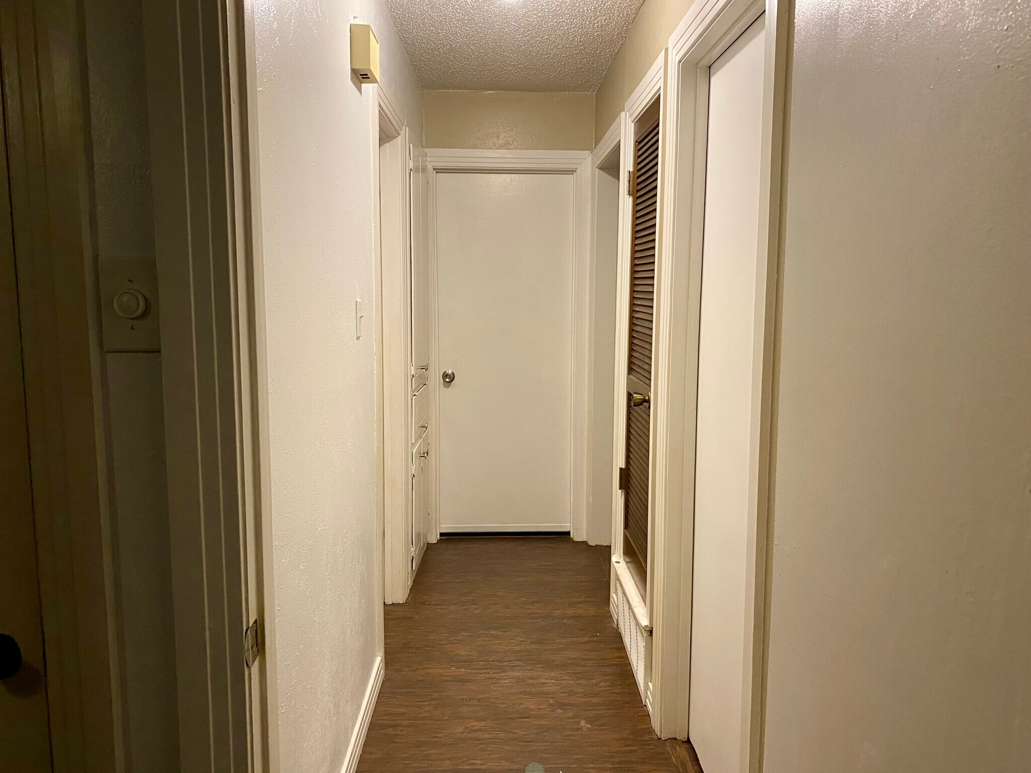 Building Photo - 613 NW Sandra Ln