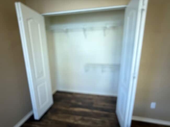 Building Photo - Occupied Do Not Disturb Tenant 3 Bedroom Plus Den & 2 Bath home Contact Property Pros Property Ma...