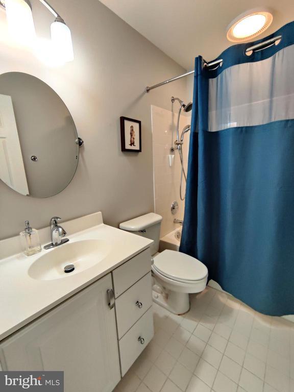 Building Photo - 7500 Tahoe Ct