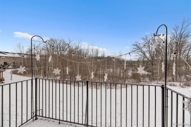 Building Photo - 2205 Knotty Pine Tr