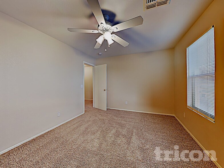 Building Photo - 2626 W Spencer Run