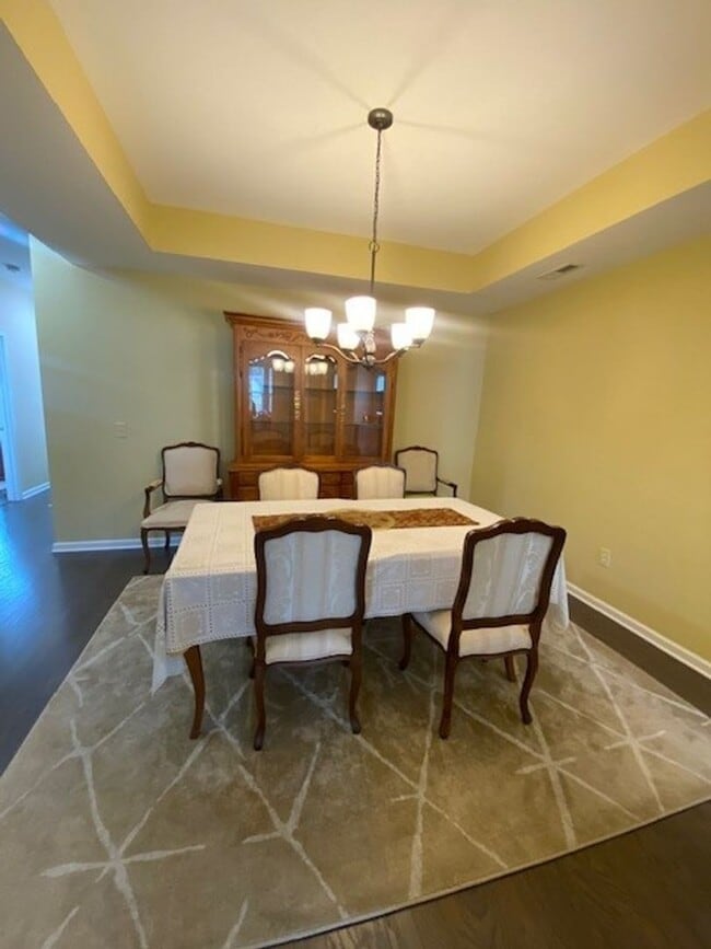 Building Photo - Welcome to this fully furnished 3-bedroom, 3-bathroom townhouse located in the vibrant Hawkeswate...