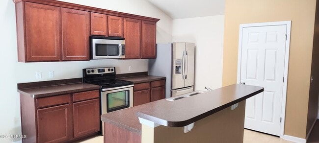 Building Photo - 17 Harbison Pl