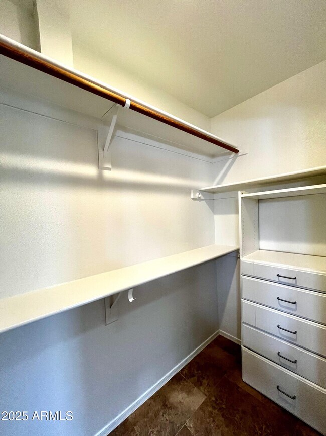 Building Photo - 16117 E Glendora Dr