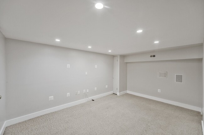 Building Photo - 1339 Riggs St NW