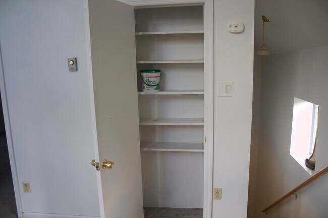 Building Photo - 35 Birdsall St