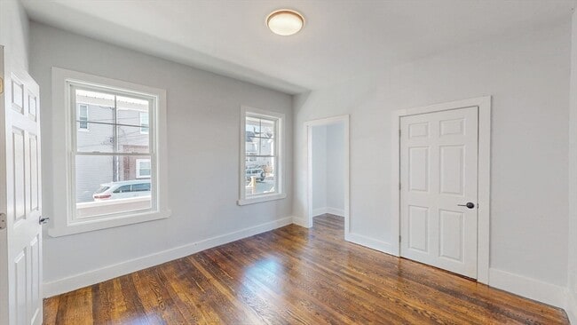 Building Photo - 24 Alfred St