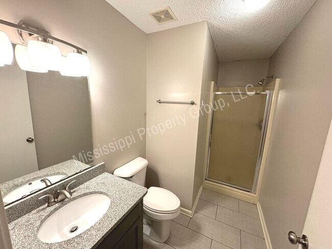 Building Photo - 3BR/2BA Home