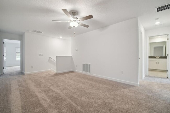 Building Photo - 8221 Cor Pne Wy