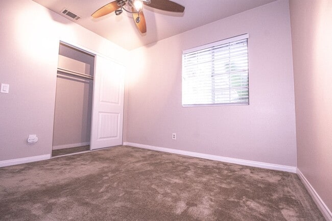 Building Photo - 9929 Palo Alto St