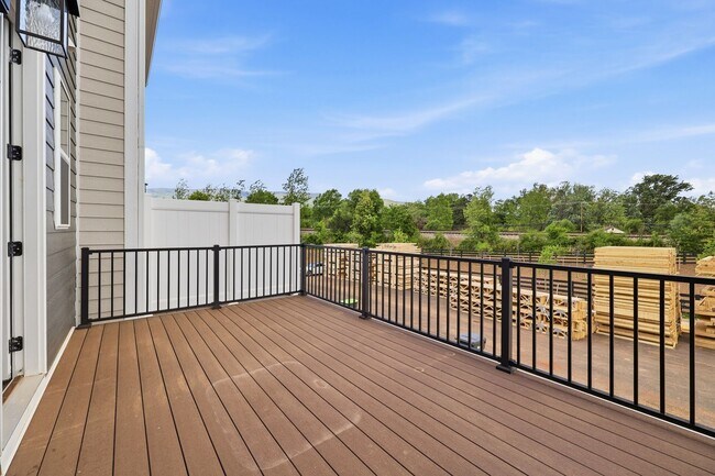 Building Photo - 768 Park Ridge Dr