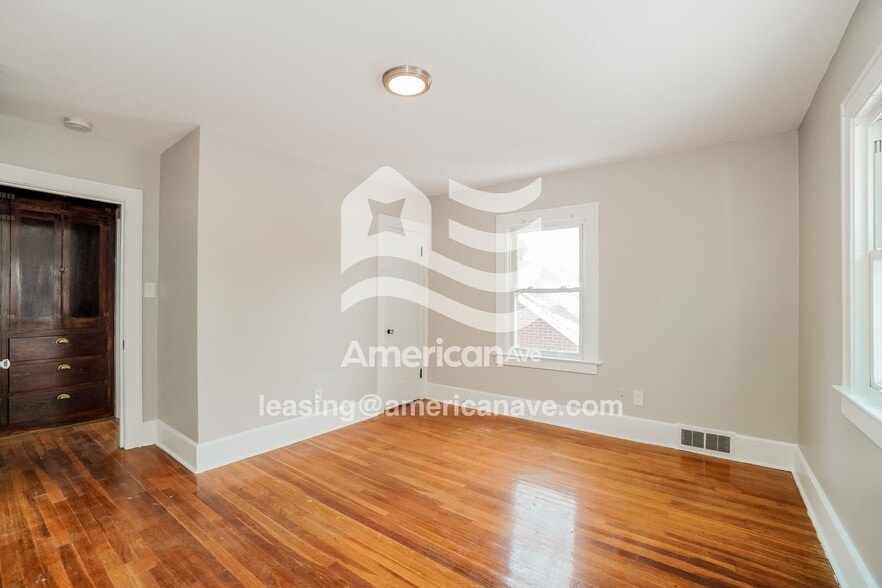 Building Photo - 2418 Georgetown Ave