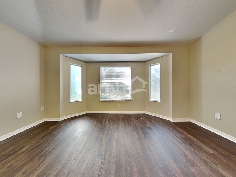 Building Photo - 10431 Blackmore Dr