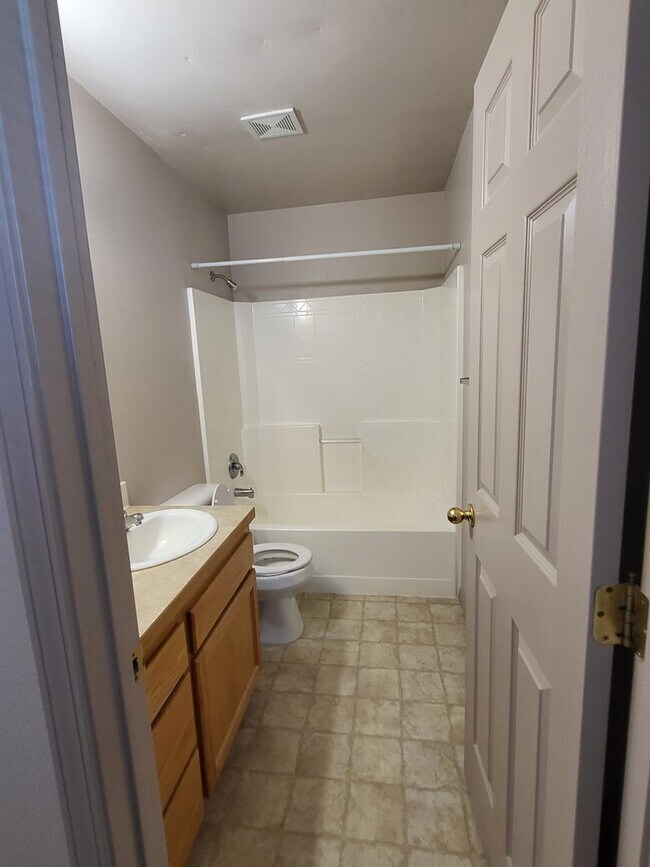Building Photo - Cute Nampa Home