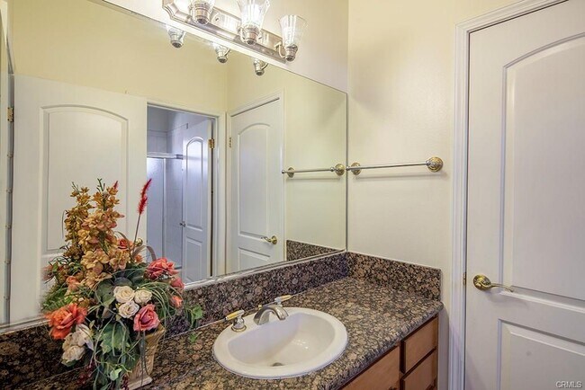 Building Photo - 1035 Fairview Ave