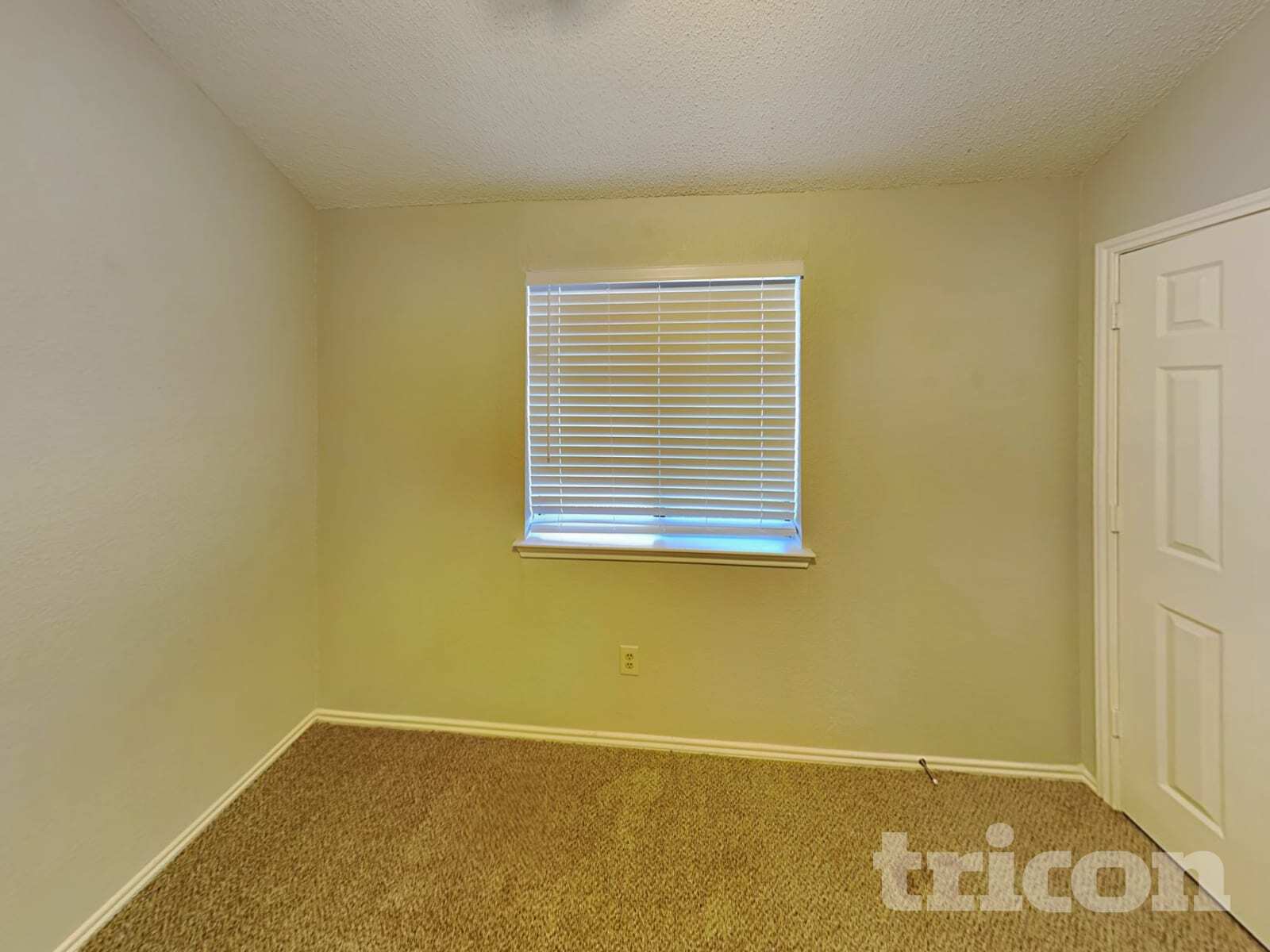 Building Photo - 709 De Soto Dr