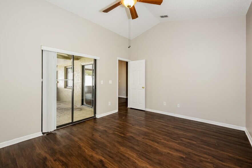 Building Photo - 1048 Vernon Loop