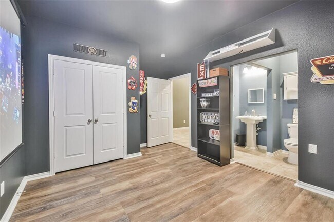 Building Photo - 23741 Juniper Valley Ln