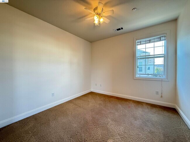 Building Photo - 3687 Whitworth Dr