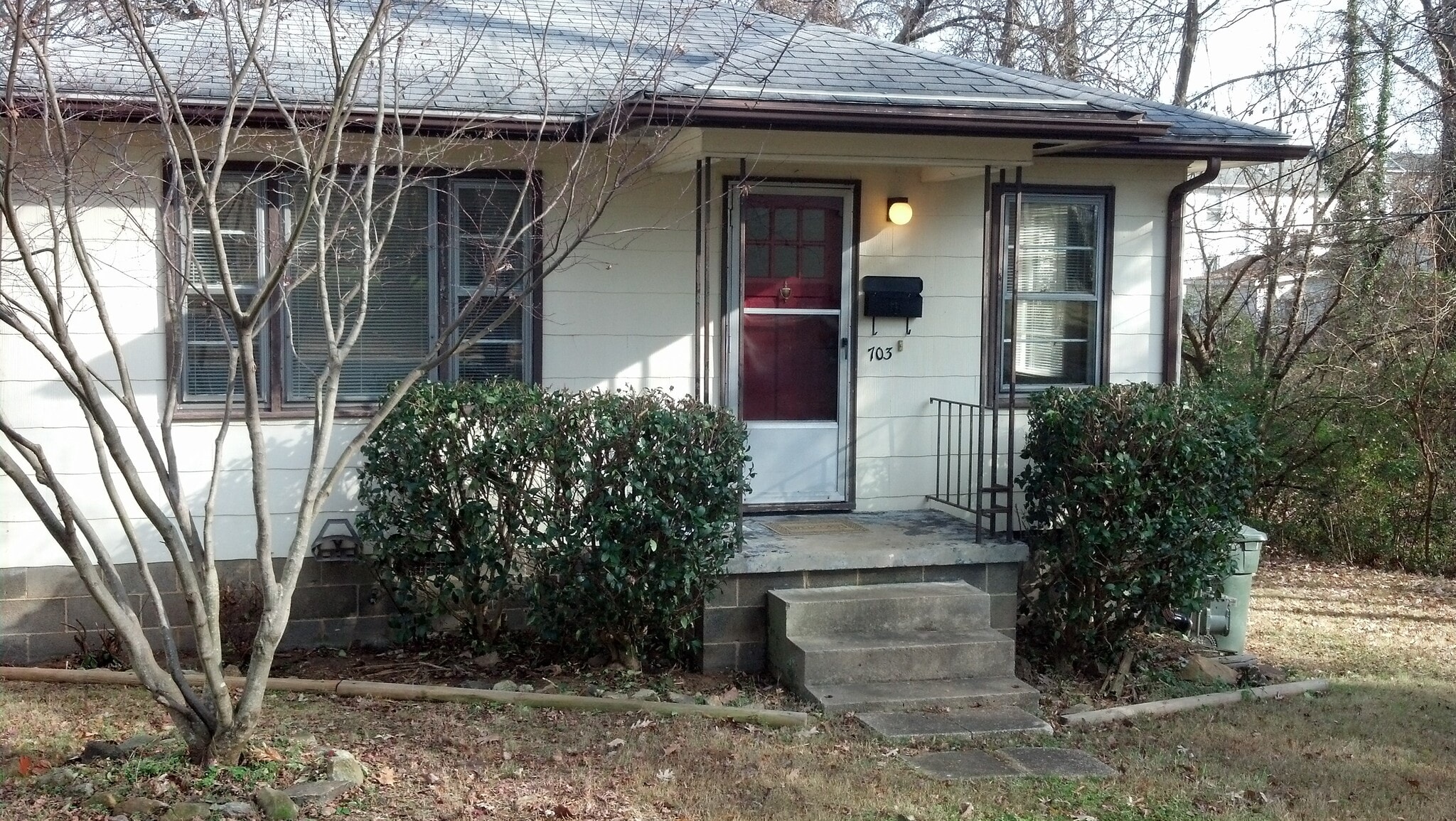 Building Photo - 703 S Chapman St