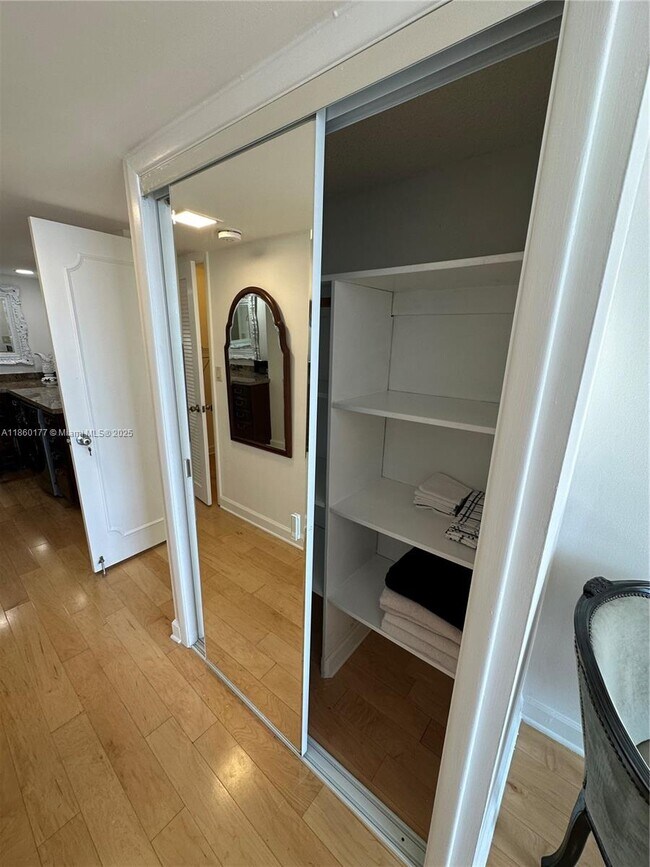 Building Photo - 6039 Collins Ave