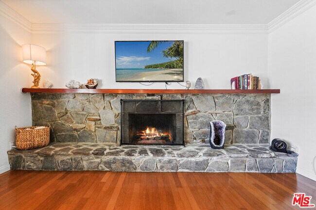 Building Photo - 5025 Dantes View Dr