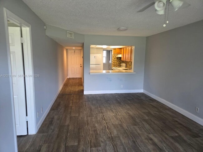 Building Photo - 8060 N Colony Cir